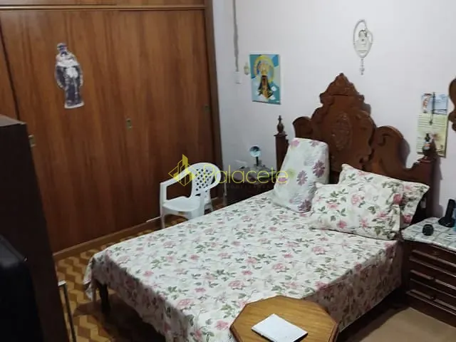 Casa com 196m² 3 quartos e 4 banheiros, à venda, no bairro Centro em Aparecida