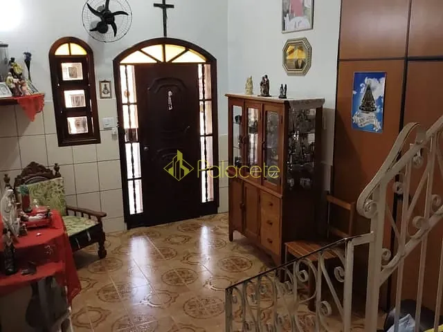 Casa com 196m² 3 quartos e 4 banheiros, à venda, no bairro Centro em Aparecida