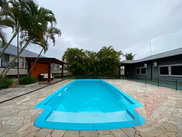 Casa com 728m² 5 quartos e 1 banheiro, à venda, no bairro Flórida em Praia Grande