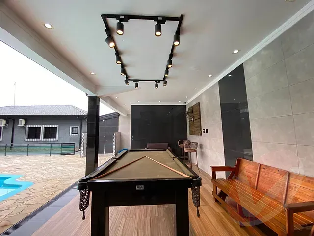 Casa com 728m² 5 quartos e 1 banheiro, à venda, no bairro Flórida em Praia Grande
