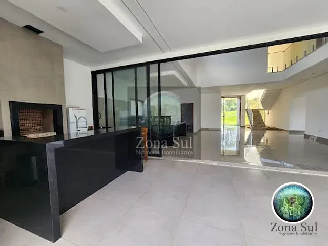 Casa com 450m² 4 quartos e 6 banheiros, à venda ou para alugar, no bairro Viilage Ipanema 2 em Araçoiaba da Serra