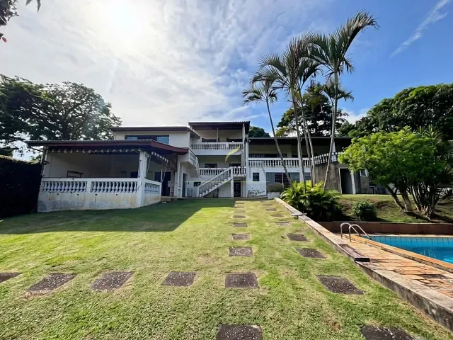 Casa com 1000m² 5 quartos e 6 banheiros, à venda, no bairro Loteamento Parque Novo Horizonte em Piracaia