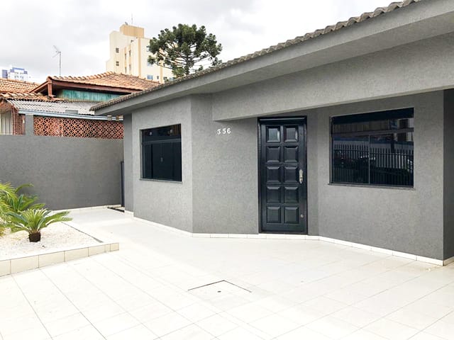 Casa com 283m² 4 quartos e 2 banheiros, à venda ou para alugar, no bairro Centro em Ponta Grossa