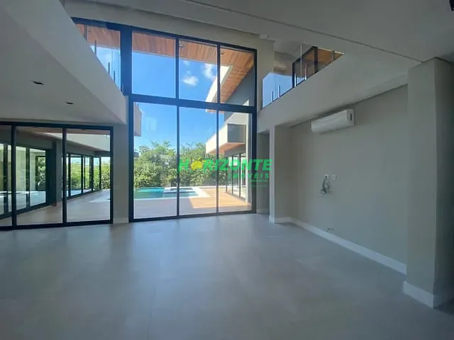 Casa com 956m² 5 quartos e 6 banheiros, à venda, no bairro Condomínio Reserva do Paratehy em São José dos Campos