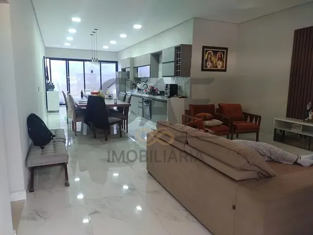 Casa com 254m² 4 quartos e 5 banheiros, à venda, no bairro Mauá II em Jaguariúna