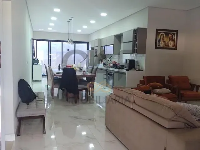 Casa com 254m² 4 quartos e 5 banheiros, à venda, no bairro Mauá II em Jaguariúna