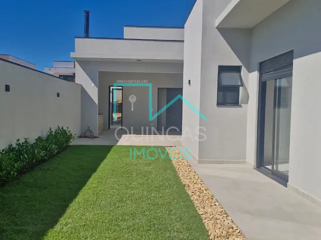 Casa com 300m² 3 quartos e 5 banheiros, à venda, no bairro Medeiros em Jundiaí