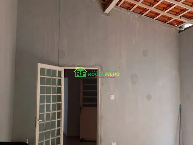 Casa com 300m² 3 quartos e 4 banheiros, à venda ou para alugar, no bairro Tabuleta em Teresina