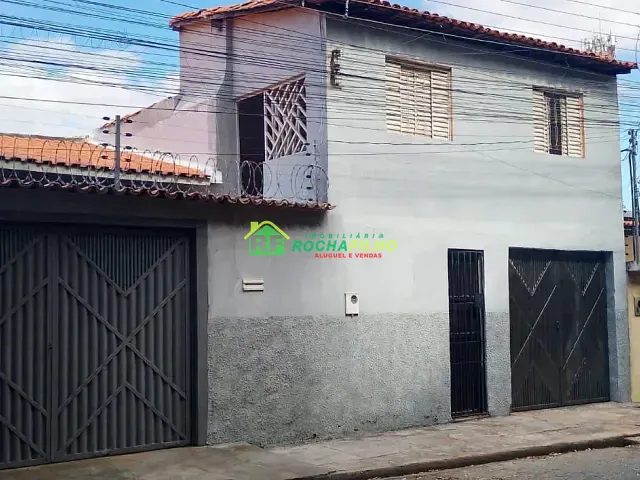 Casa com 300m² 3 quartos e 4 banheiros, à venda ou para alugar, no bairro Tabuleta em Teresina