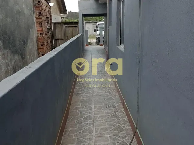 Casa com 125m² 2 quartos e 1 banheiro, à venda, no bairro Três Vendas em Pelotas