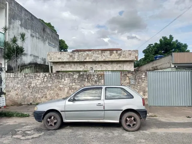 Casa com 360m² 3 quartos e 2 banheiros, à venda, no bairro Parque Aldeia em Campos dos Goytacazes