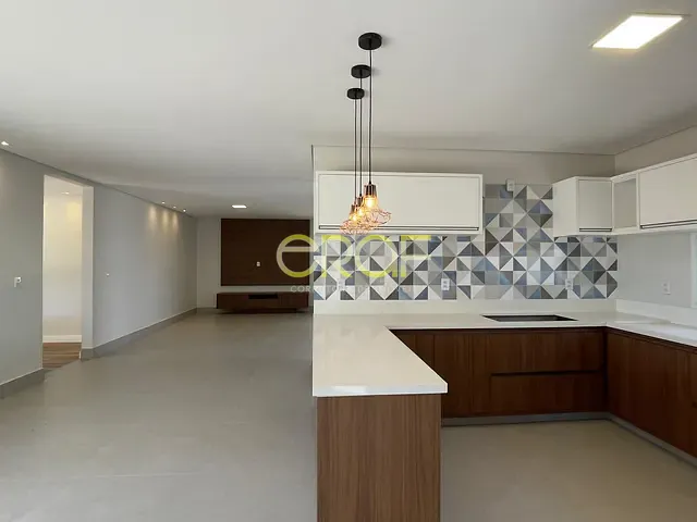Casa com 900m² 3 quartos e 3 banheiros, à venda, no bairro Setor Primavera em Formosa