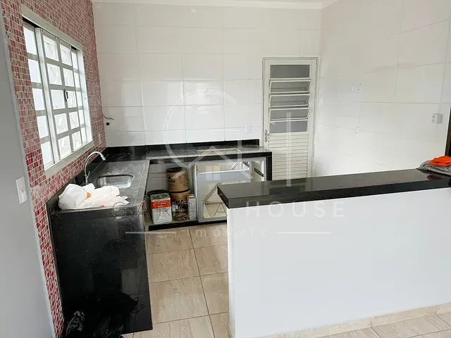 Casa com 240m² 2 quartos e 2 banheiros, à venda, no bairro Jardim Santa Cecília em Bonfim Paulista
