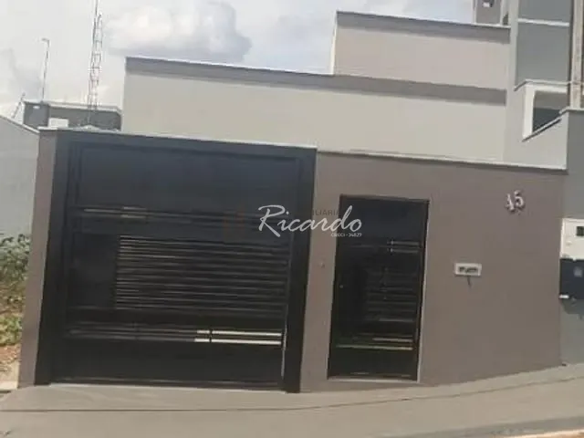 Casa com 121m² 3 quartos e 1 banheiro, à venda, no bairro Residencial Tozzi em Arapongas