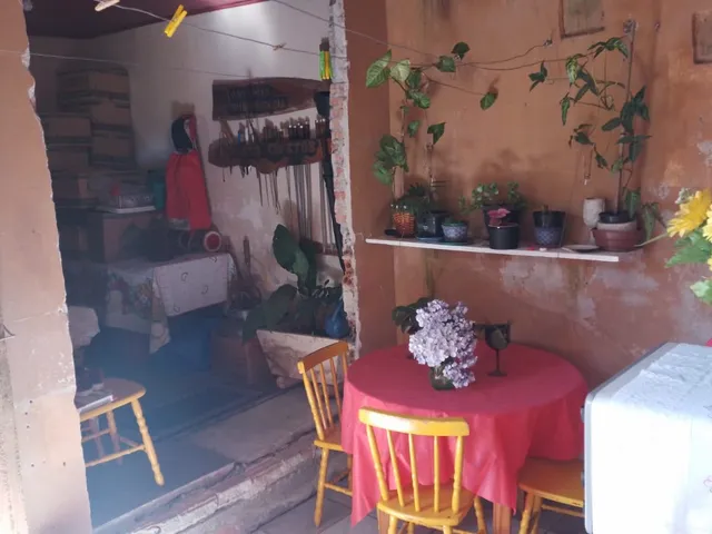 Casa com 250m² 6 quartos e 2 banheiros, à venda, no bairro Areal em Pelotas