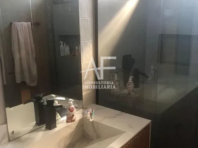 Casa com 305m², para alugar, no bairro Quiririm em Taubaté