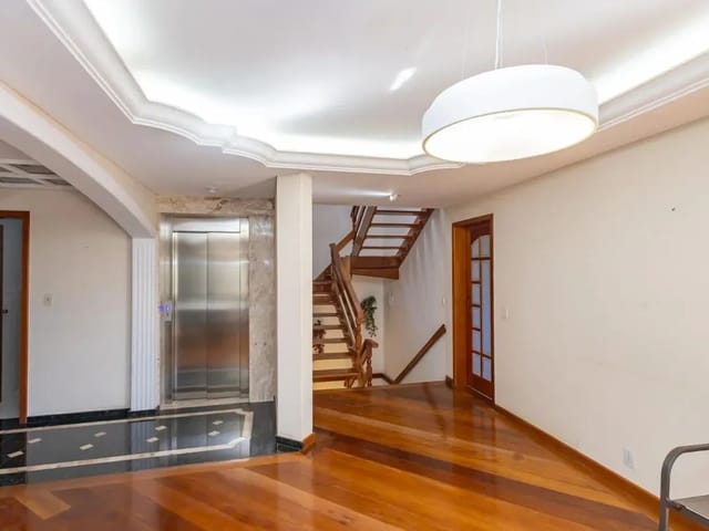 Casa com 434m² 3 quartos e 5 banheiros, à venda, no bairro Mossunguê em Curitiba