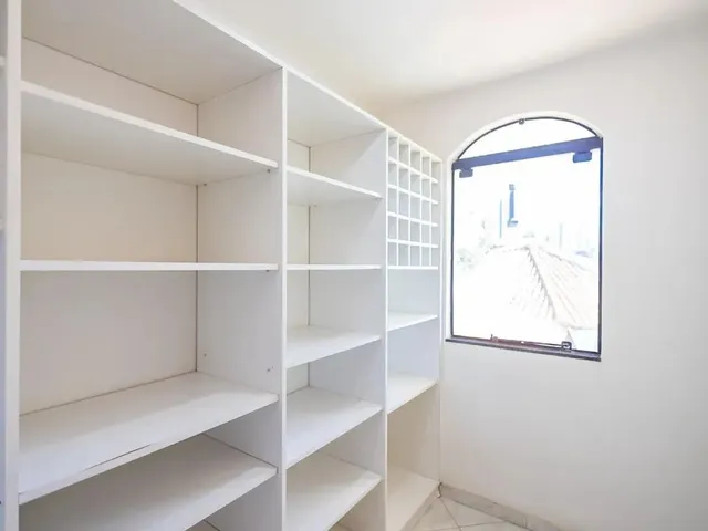 Casa com 434m² 3 quartos e 2 banheiros, à venda, no bairro Mossunguê em Curitiba