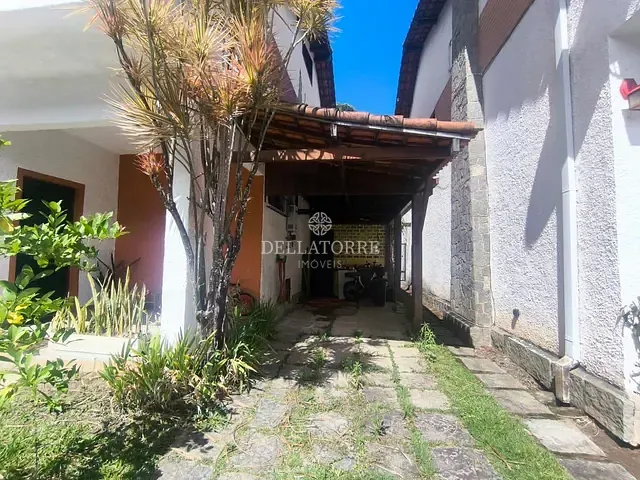 Casa 4 quartos e 3 banheiros, à venda, no bairro Alto em Teresópolis
