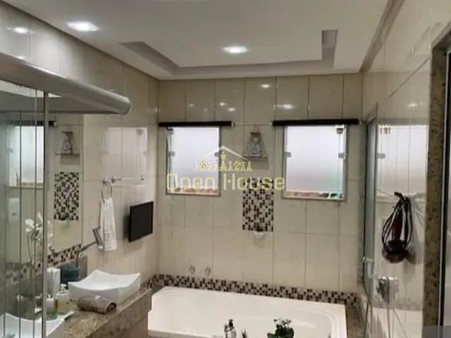 Casa com 300m² 3 quartos e 3 banheiros, à venda, no bairro Jardim Amália em Volta Redonda