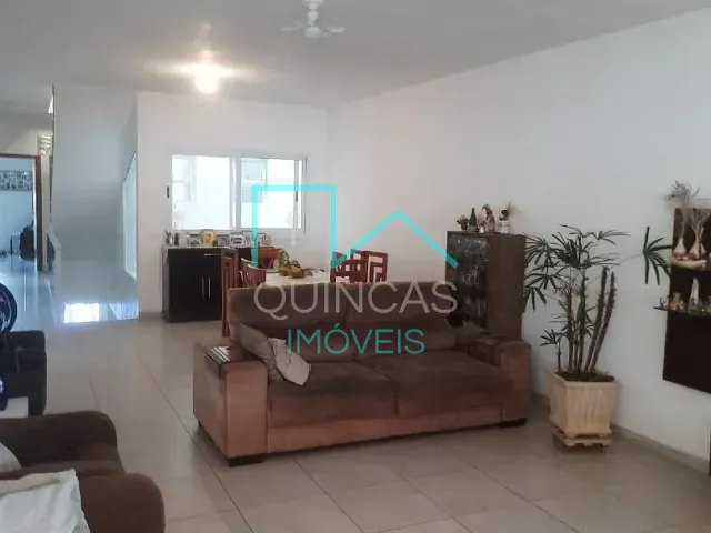 Casa com 500m² 5 quartos e 6 banheiros, à venda, no bairro Jardim Tereza Cristina em Jundiaí