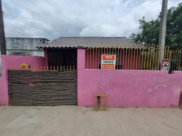Casa com 136m² 5 quartos e 2 banheiros, à venda, no bairro Barragem em Pelotas