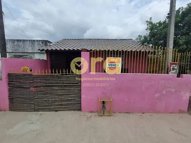 Casa com 136m² 5 quartos e 2 banheiros, à venda, no bairro Barragem em Pelotas