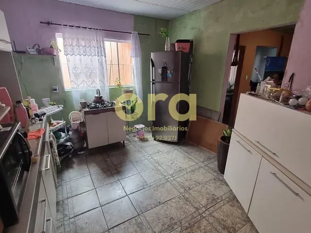 Casa com 136m² 5 quartos e 2 banheiros, à venda, no bairro Barragem em Pelotas