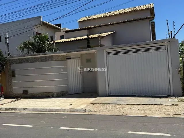 Casa com 300m² 3 quartos e 3 banheiros, à venda, no bairro Parque Penha em Campos dos Goytacazes