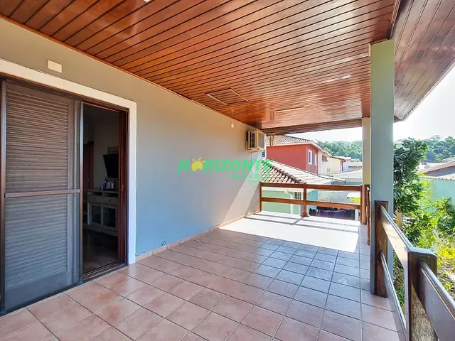 Casa com 300m² 3 quartos e 3 banheiros, à venda, no bairro Urbanova I em São José dos Campos