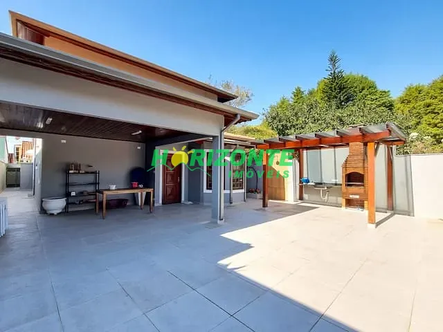 Casa com 300m² 3 quartos e 3 banheiros, à venda, no bairro Urbanova em São José dos Campos