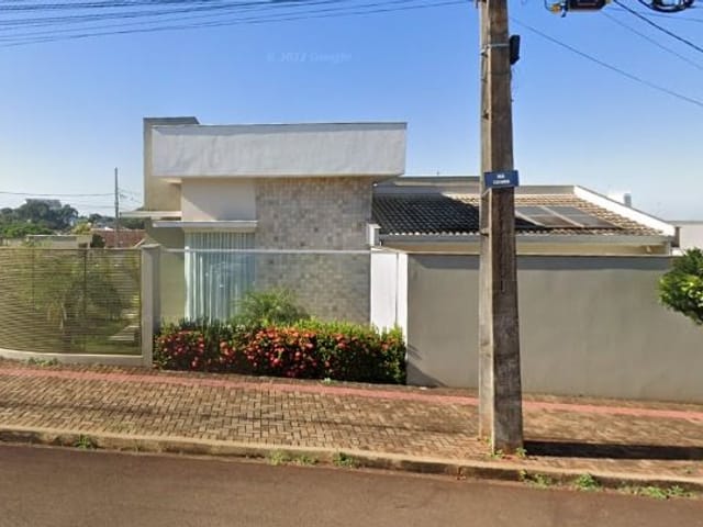 Casa com 311m² 3 quartos e 2 banheiros, à venda, no bairro Centro em Cambé