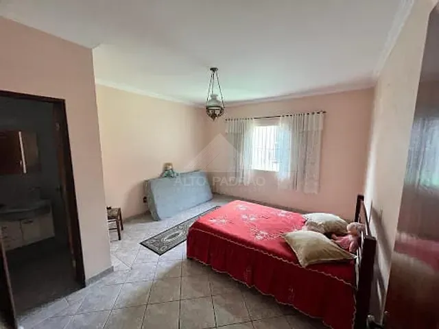 Casa com 250m² 4 quartos e 4 banheiros, à venda, no bairro Vila Assis Brasil em Mauá