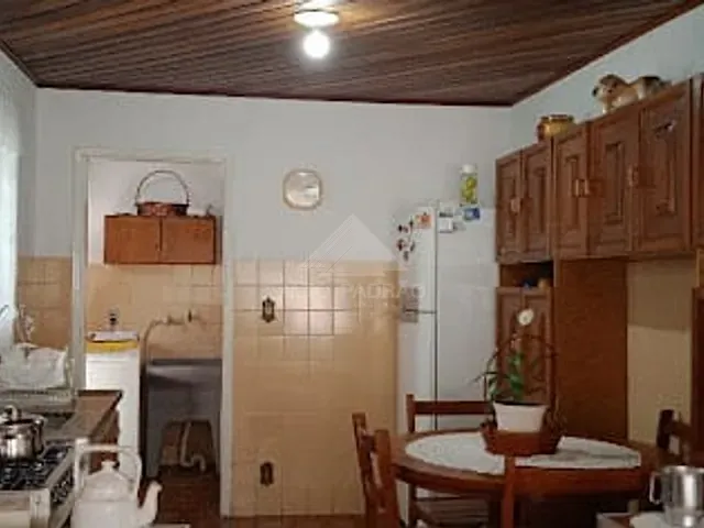 Casa com 250m² 4 quartos e 4 banheiros, à venda, no bairro Vila Assis Brasil em Mauá