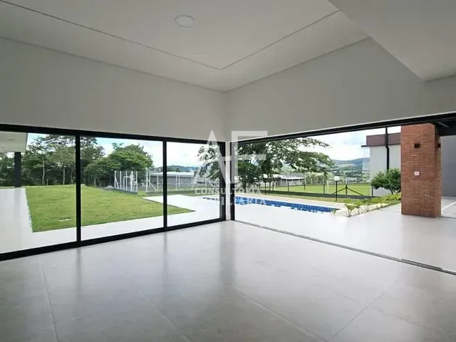 Casa com 2039m² 4 quartos e 4 banheiros, à venda, no bairro Chácara São Félix em Taubaté