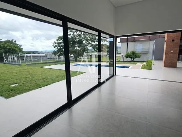 Casa com 2039m² 4 quartos e 4 banheiros, à venda, no bairro Chácara São Félix em Taubaté