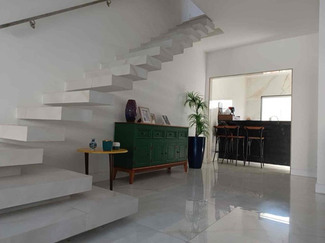 Casa com 300m² 3 quartos e 3 banheiros, à venda, no bairro Parque Novo Jockey em Campos dos Goytacazes