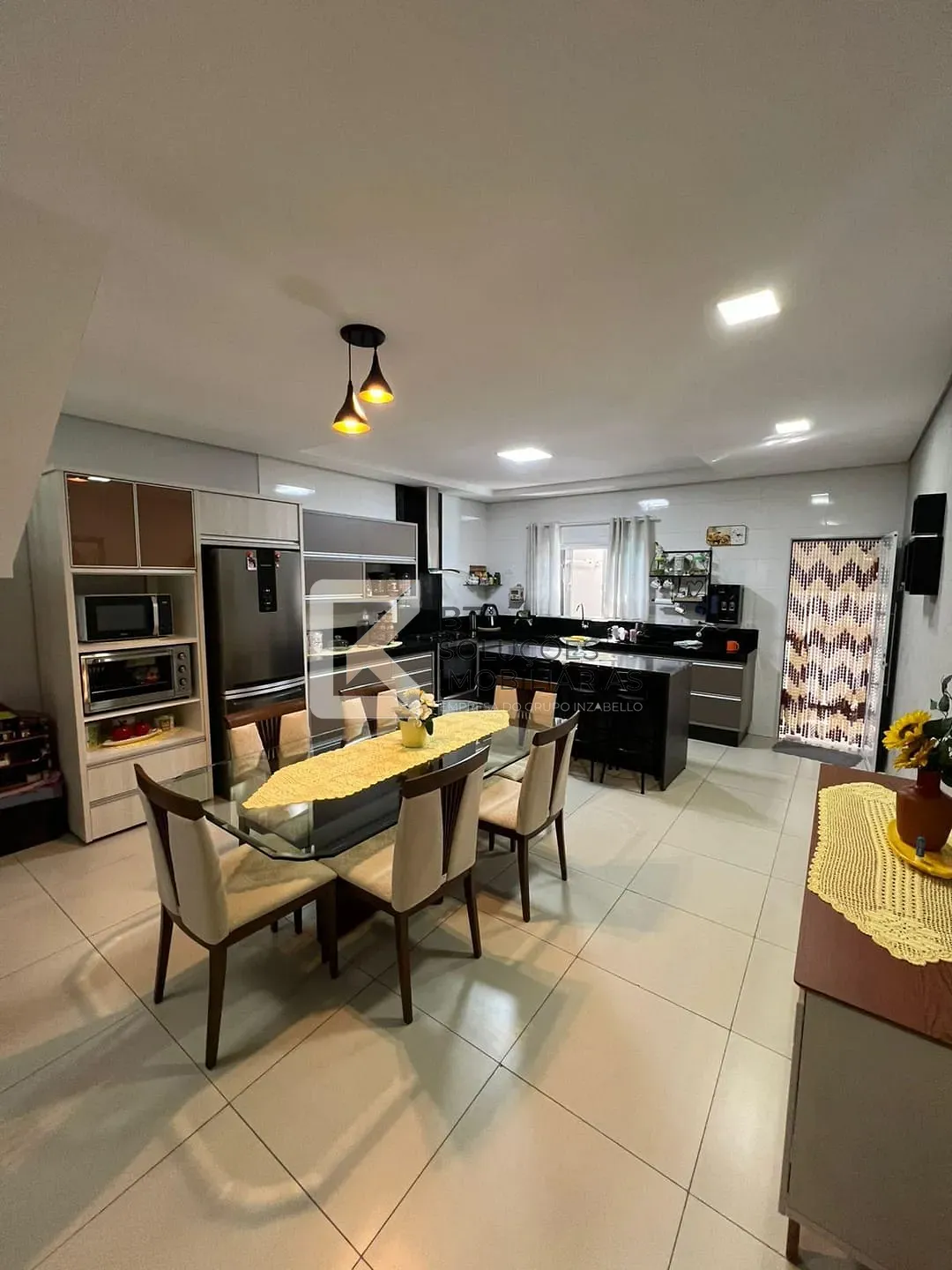 Casa, 2 quartos, 210 m² - Foto 1