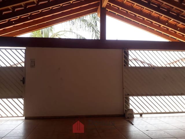 Casa com 200m², à venda, no bairro Loteamento Residencial e Comercial Vila São Paulo em Pindamonhangaba