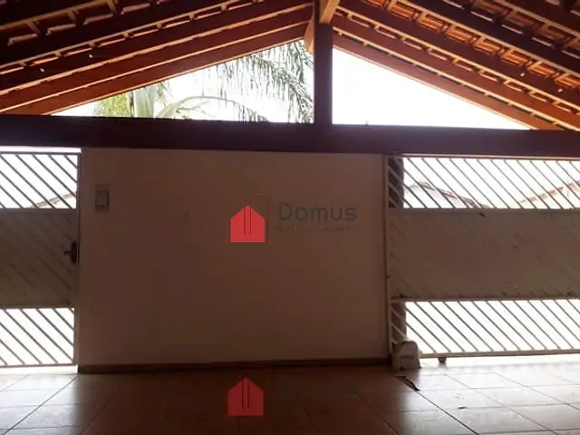 Casa com 200m², à venda, no bairro Loteamento Residencial e Comercial Vila São Paulo em Pindamonhangaba