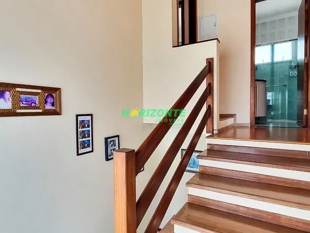 Casa com 250m² 3 quartos e 4 banheiros, à venda, no bairro Urbanova em São José dos Campos