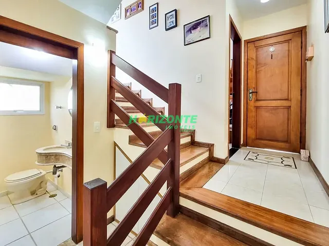 Casa com 250m² 3 quartos e 4 banheiros, à venda, no bairro Urbanova em São José dos Campos