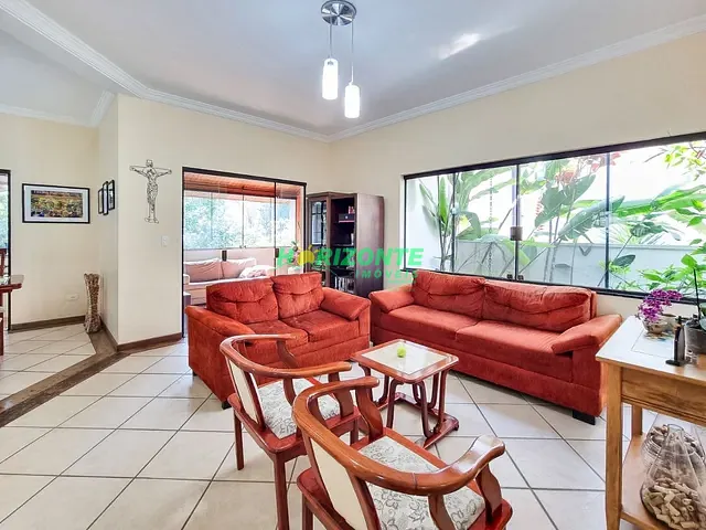 Casa com 250m² 3 quartos e 4 banheiros, à venda, no bairro Urbanova em São José dos Campos