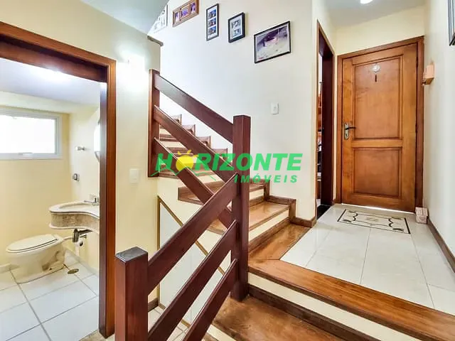 Casa com 250m² 3 quartos e 4 banheiros, à venda, no bairro Urbanova em São José dos Campos