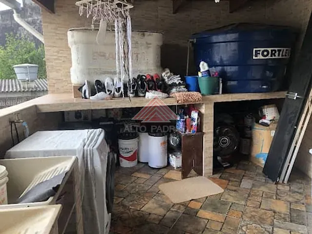 Casa com 205m² 3 quartos e 2 banheiros, à venda, no bairro Jardim Adelina em Mauá