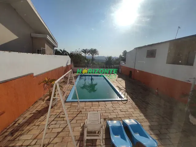 Casa com 500m² 3 quartos e 4 banheiros, à venda, no bairro Jardim das Indústrias em São José dos Campos