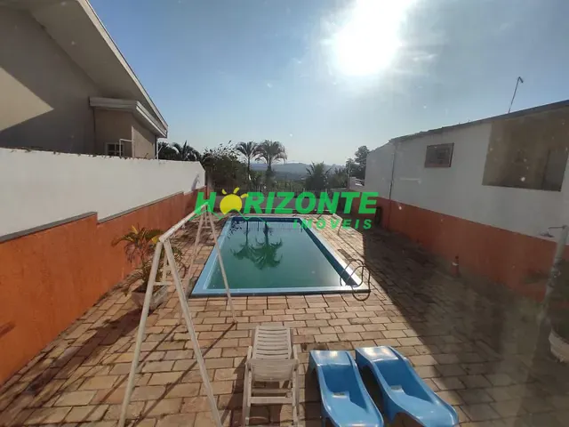 Casa com 500m² 3 quartos e 4 banheiros, à venda, no bairro Jardim das Indústrias em São José dos Campos