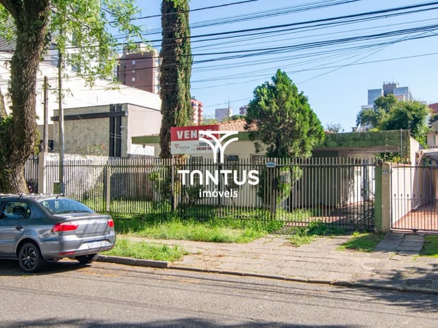 Casa com 361m² 3 quartos e 2 banheiros, à venda, no bairro Boa Vista em Curitiba