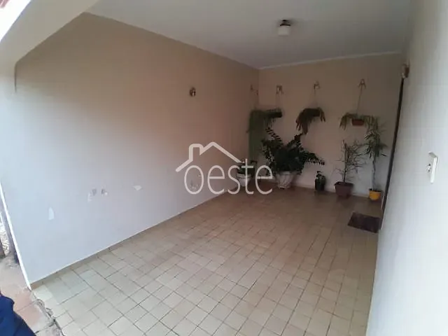 Casa com 248m², à venda, no bairro Jardim Conceição em Santa Bárbara D'Oeste