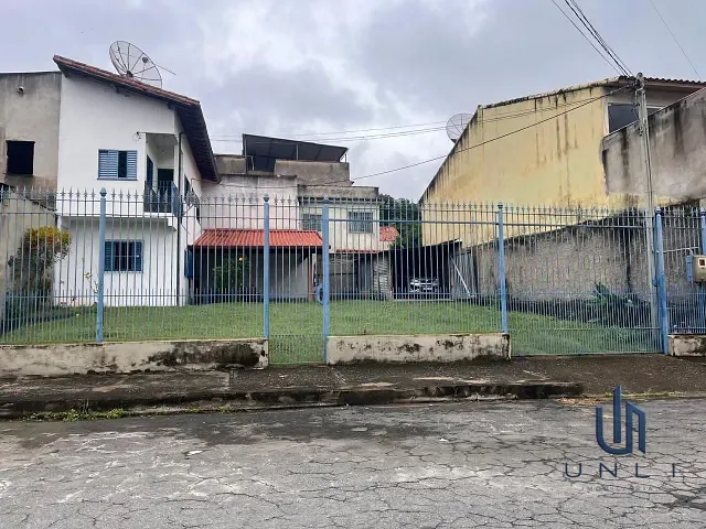 Casa 2 quartos e 2 banheiros, à venda, no bairro Voldac em Volta Redonda